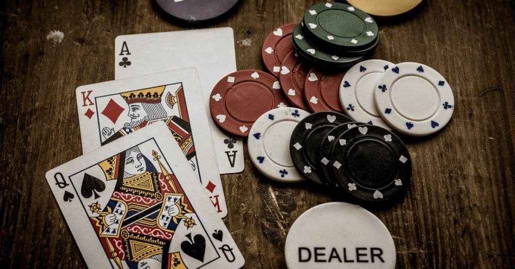 How Table Position Helps You Gain Advantages in Online Poker